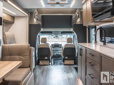 2026 Newmar Freedom Aire — photo 8 view