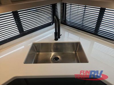 2024 Winnebago Voyage - Photo 12