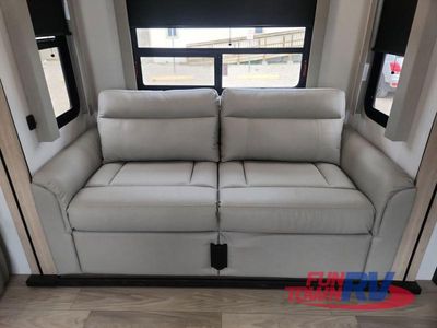 2024 Winnebago Voyage - Photo 32