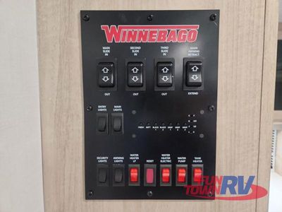 2024 Winnebago Voyage - Photo 34