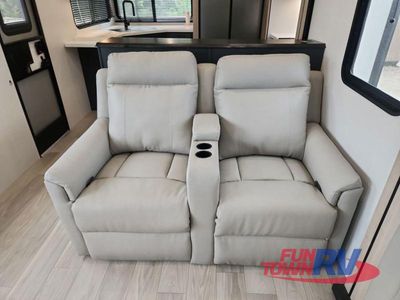 2024 Winnebago Voyage - Photo 33