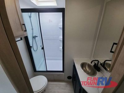 2024 Winnebago Voyage - Photo 22
