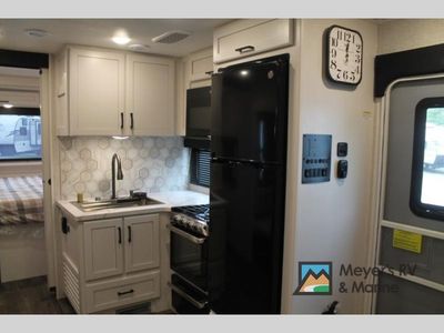 2025 Jayco Eagle HT - Photo 9