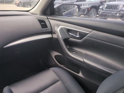 2017 Nissan Altima - Photo 16