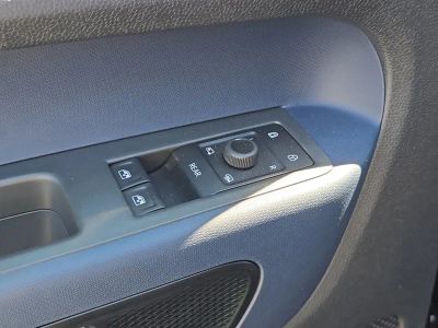 2025 Volkswagen ID. Buzz — photo 18 view