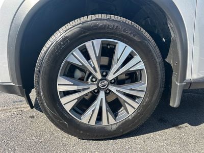 2021 Nissan Rogue SV - Photo 11