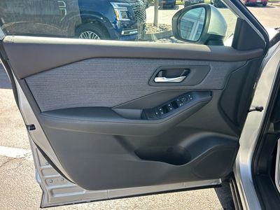2021 Nissan Rogue SV - Photo 13