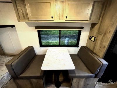 2027 Sunset Park RV Sun Lite — photo 10 view