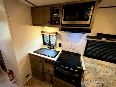2027 Sunset Park RV Sun Lite — photo 11 view