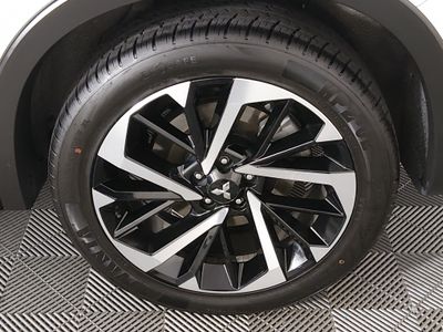 2024 Mitsubishi Outlander - Photo 10