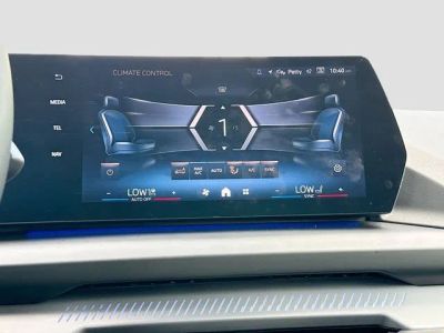 2025 BMW 2 Series — photo 32 view