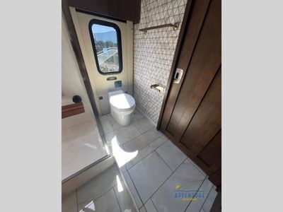 2025 Tiffin Motorhomes Zephyr FZ - Photo 9