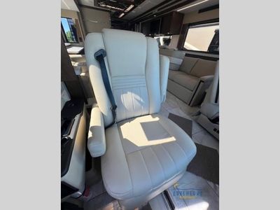 2025 Tiffin Motorhomes Zephyr FZ - Photo 5