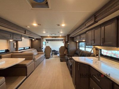 2021 Thor Motor Coach Challenger - Photo 5
