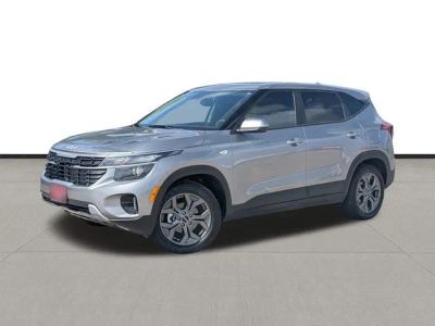 2026 Kia Seltos LX in Steel Gray — front three-quarter view