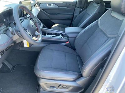 2026 Ford Explorer — photo 12 view