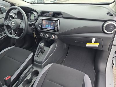2025 Nissan Versa - Photo 13