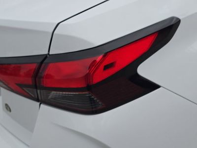2025 Nissan Versa - Photo 11
