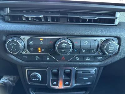 2026 Jeep Wrangler - Photo 14