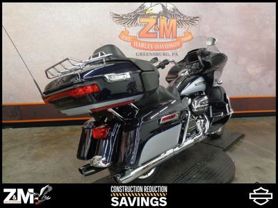 2019 Harley-Davidson Road Glide Ultra — rear three-quarter view