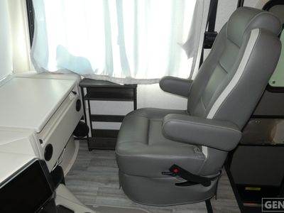 2024 Thor Motor Coach Luminate - Photo 12