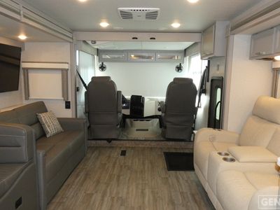 2024 Thor Motor Coach Luminate - Photo 6