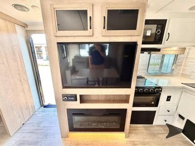 2024 Palomino SolAire - Photo 7