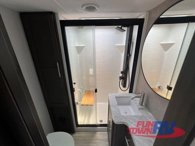 2025 Keystone RV Fuzion - Photo 34