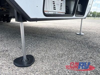 2025 Keystone RV Fuzion - Photo 10