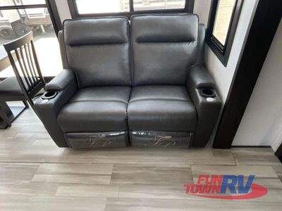 2025 Keystone RV Fuzion - Photo 29