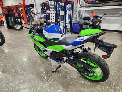2024 Kawasaki Ninja 500 SE 40th Anniversary Edition ABS — engine compartment view