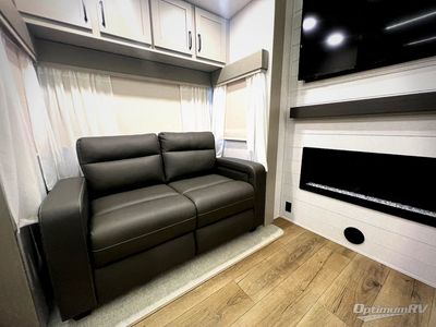 2025 Palomino Columbus - Photo 12