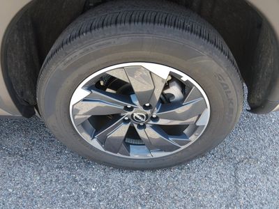 2025 Nissan Rogue — photo 10 view