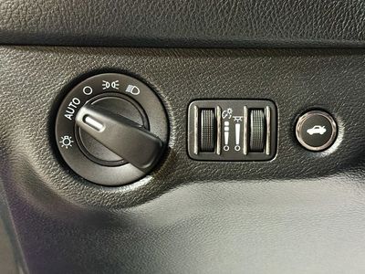 2018 Dodge Challenger - Photo 32