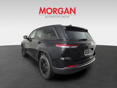 2026 Jeep Grand Cherokee — engine compartment view