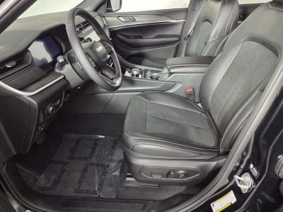 2026 Jeep Grand Cherokee — photo 9 view
