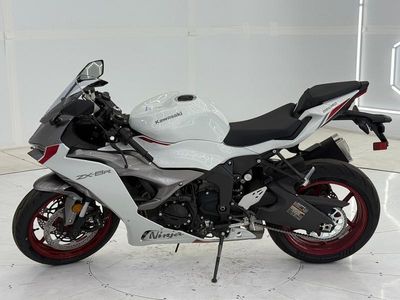 2025 Kawasaki Ninja ZX-6R - Photo 8