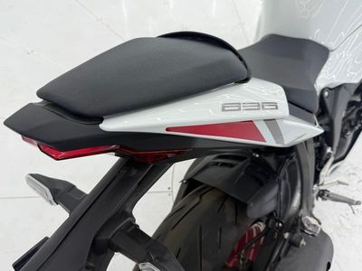 2025 Kawasaki Ninja ZX-6R - Photo 11
