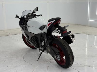2025 Kawasaki Ninja ZX-6R - Photo 4