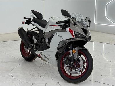2025 Kawasaki Ninja ZX-6R - Photo 1
