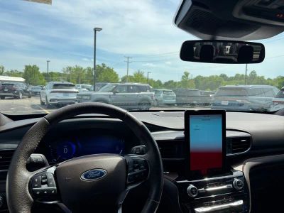 2023 Ford Explorer — side profile view