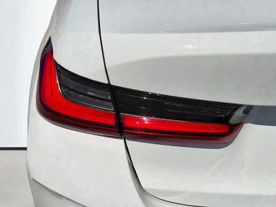 2025 BMW 3 Series — photo 10 view