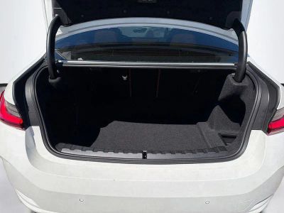 2025 BMW 3 Series — photo 12 view