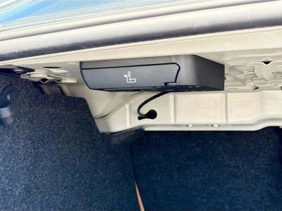 2025 BMW 3 Series — photo 13 view