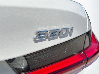 2025 BMW 3 Series — photo 11 view