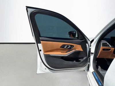 2025 BMW 3 Series — photo 22 view