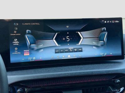 2025 BMW 3 Series — photo 35 view