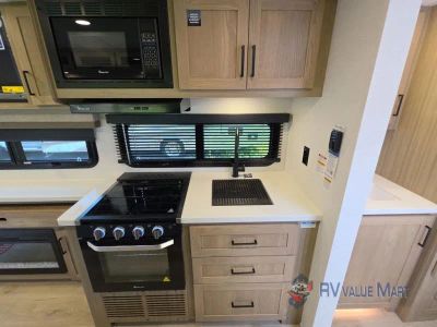2027 Forest River RV Flagstaff — photo 16 view