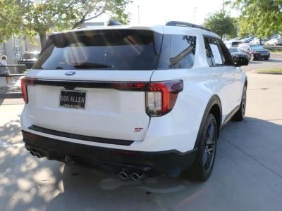 2025 Ford Explorer — detail view