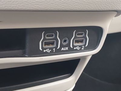 2023 Chrysler Voyager - Photo 20